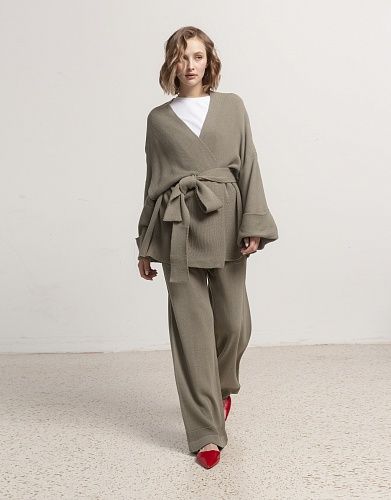 картинка Вязаный костюм MAKI магазин Shoppingcore являющийся официальным дистрибьютором в России   Вязаный костюм MAKI от магазина Shoppingcore