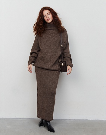 Костюм: свитер и юбка Костюм: свитер и юбка