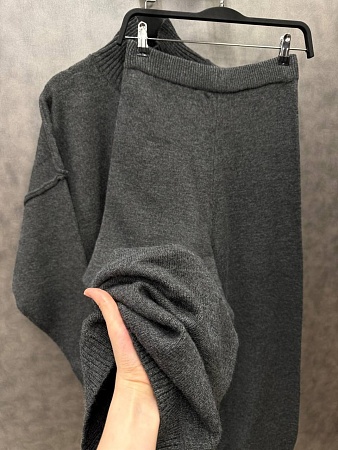 Вязаный костюм DEEZ Вязаный костюм DEEZ