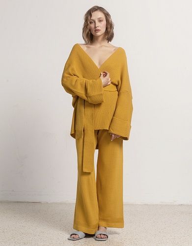 картинка Вязаный костюм MAKI магазин Shoppingcore являющийся официальным дистрибьютором в России   Вязаный костюм MAKI от магазина Shoppingcore