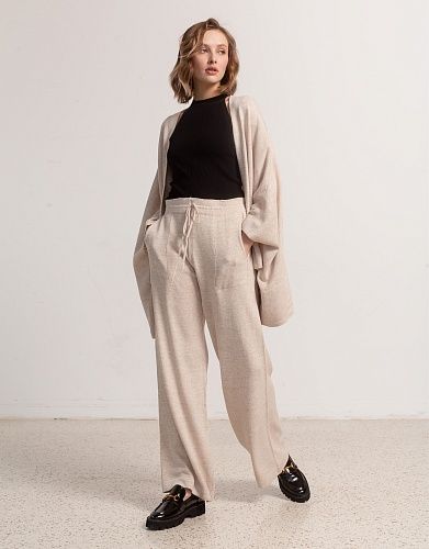 Вязаные костюмы женские UNI от интернет-магазина Shoppingcore Вязаные костюмы женские UNI от интернет-магазина Shoppingcore