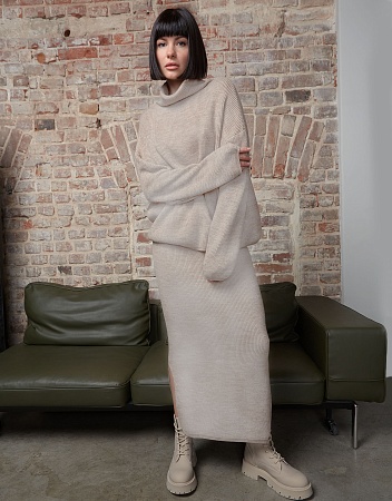 Костюм: свитер и юбка Костюм: свитер и юбка