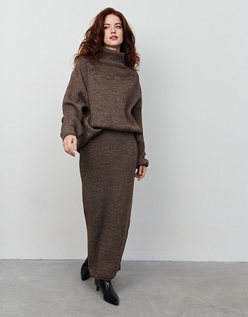 Костюм: свитер и юбка Костюм: свитер и юбка
