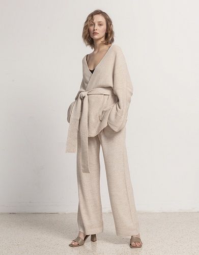 картинка Вязаный костюм MAKI магазин Shoppingcore являющийся официальным дистрибьютором в России   Вязаный костюм MAKI от магазина Shoppingcore