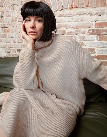 Костюм: свитер и юбка Костюм: свитер и юбка