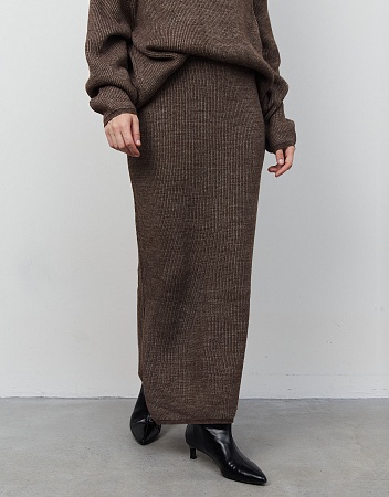 Костюм: свитер и юбка Костюм: свитер и юбка