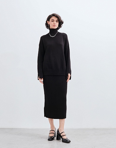 картинка Магазин одежды Shoppingcore.ru. Купить одежду: актуальные коллекции женской одежды и мужских аксессуаров. картинка Комплект одежды: свитер и юбка от магазина Shoppingcore.ru